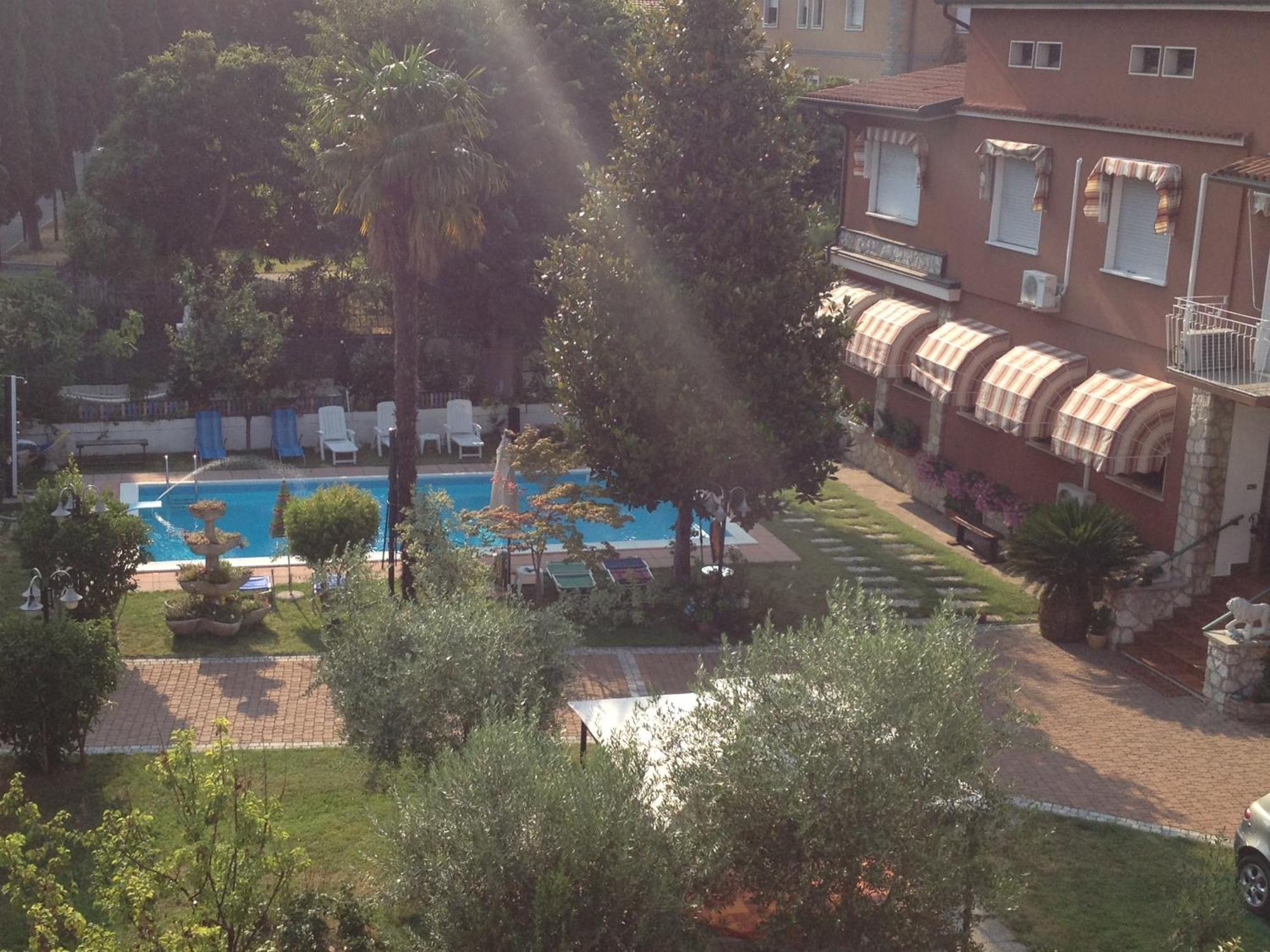 B&B Desenzano Desenzano del Garda Ngoại thất bức ảnh