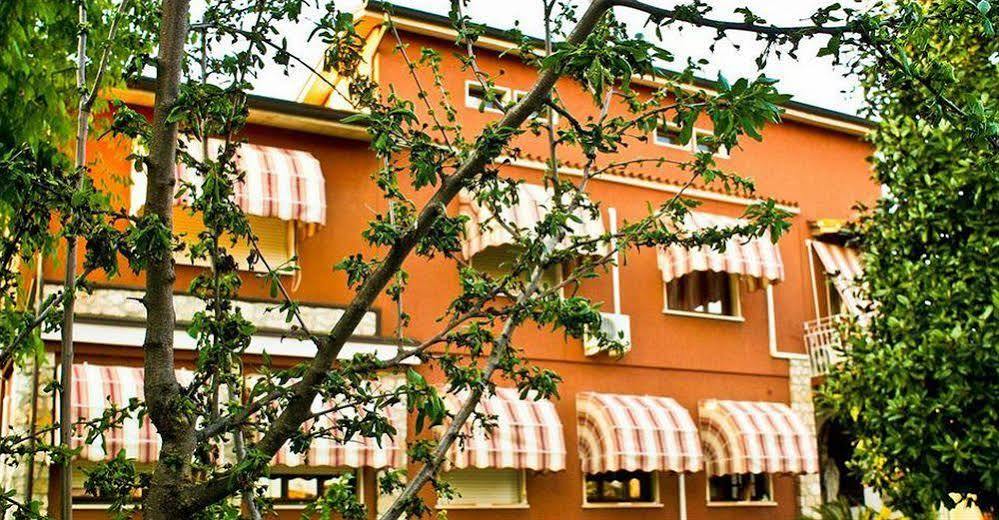 B&B Desenzano Desenzano del Garda Ngoại thất bức ảnh